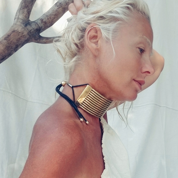 Gold brass choker band collar bold necklace - Picture 6 of 7